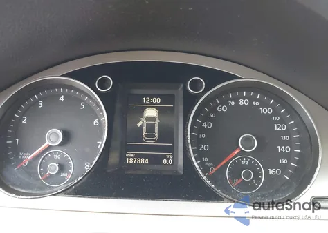 2010 Volkswagen Passat Komfort z USA, uszkodzony, nr VIN WVWJK7AN2AP052871